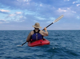  Kayaking 